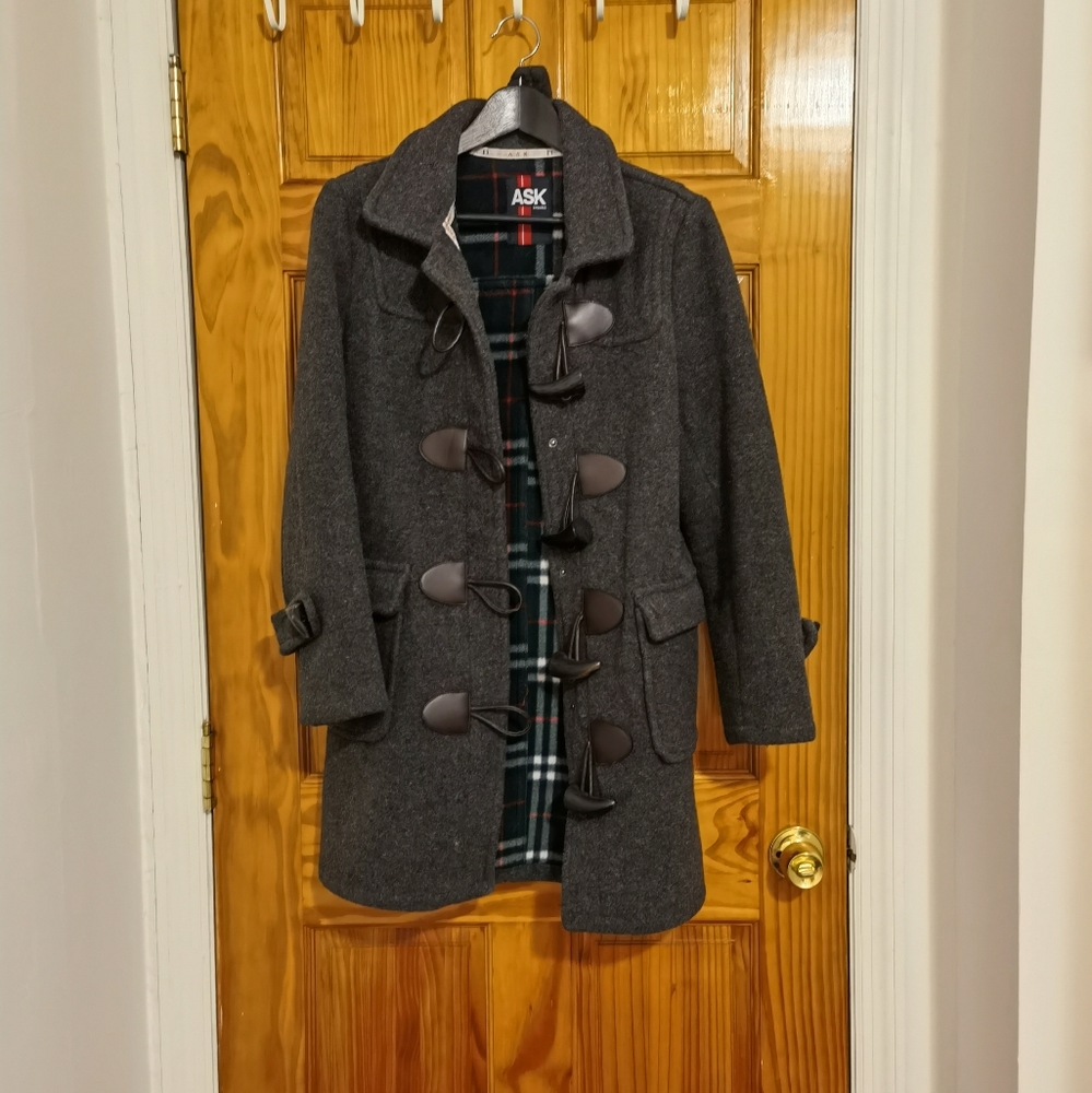 ASK 100wool grey duffle coat wooden buckle.lik new